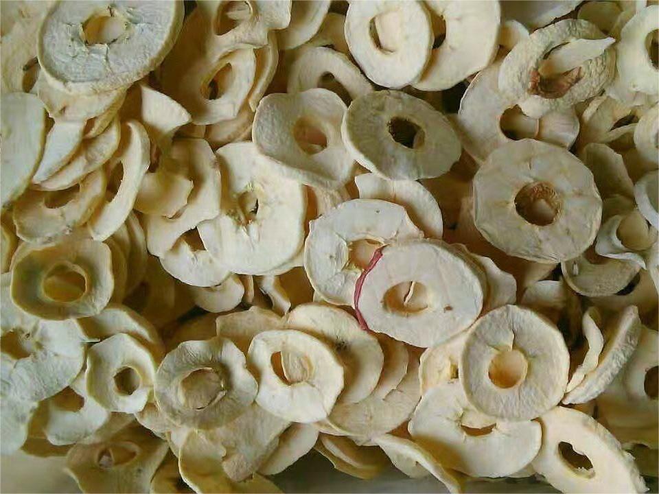 Drying apple slices